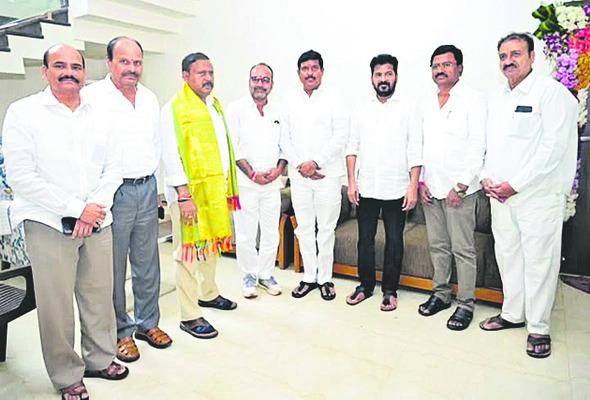 సీఎం రేవంత్రెడ్డికి దసరా శుభాకాంక్షలు
2