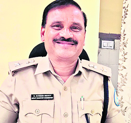 వేగాన్ని తగ్గించి వాహనం నడపాలి
1