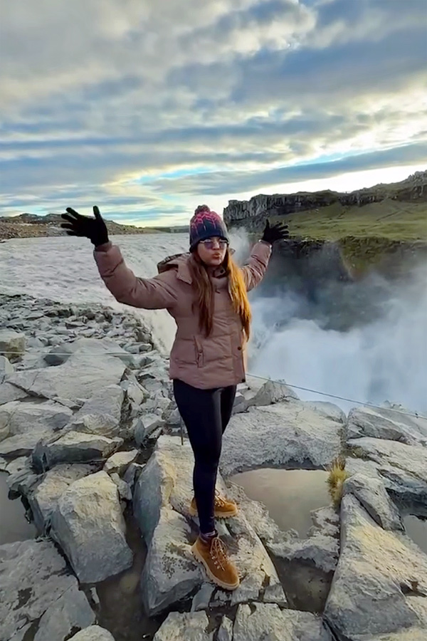 Actress Anasuya Bharadwaj Remember Solo Trip Memories Photos14