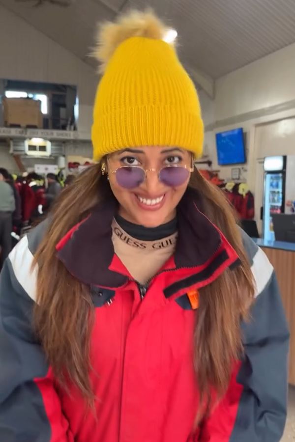 Actress Anasuya Bharadwaj Remember Solo Trip Memories Photos19