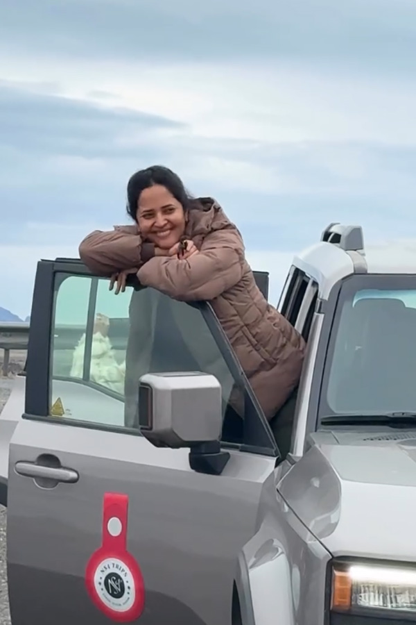 Actress Anasuya Bharadwaj Remember Solo Trip Memories Photos10