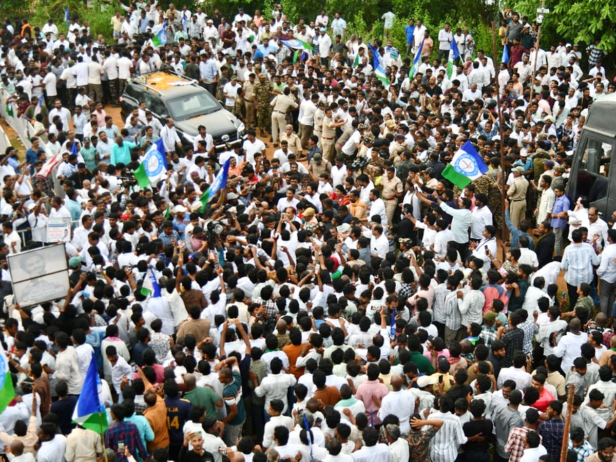 YS Jagan Narsipatnam Tour On Medical Colleges Privatization Photos40