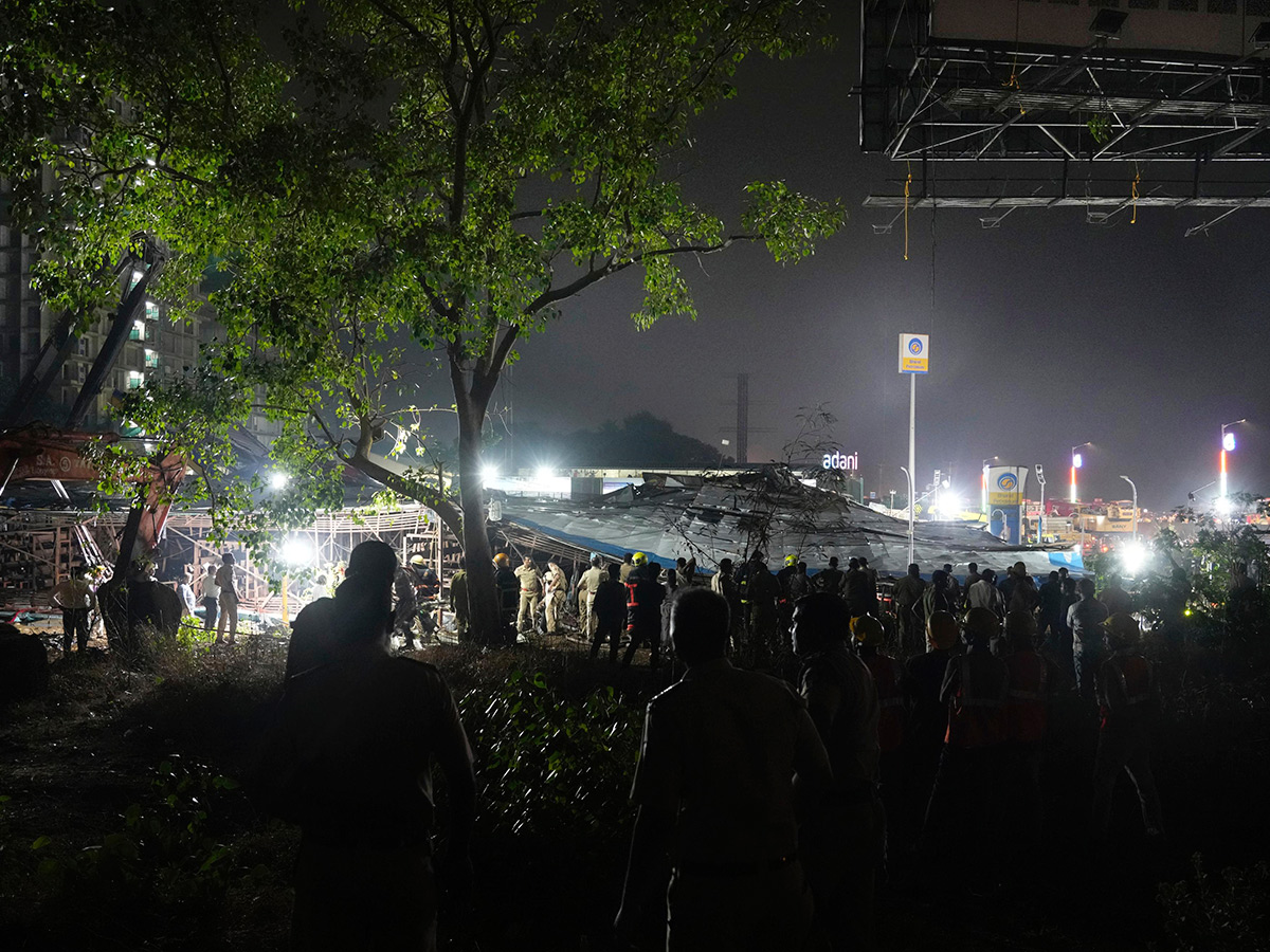 Massive Dust Storm, Season's First Rain In Mumbai Photos20