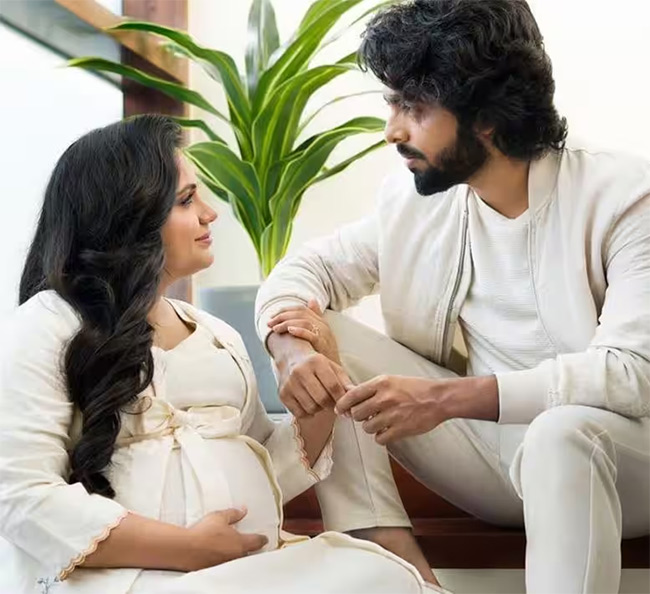 Music Director GV Prakash Kumar And Wife Saindhavi Announce Divorce: See Photos16