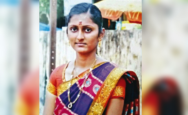 ఉపాధ్యాయురాలు దారుణ హత్య Teacher Murdered In Tamil Nadu Sakshi