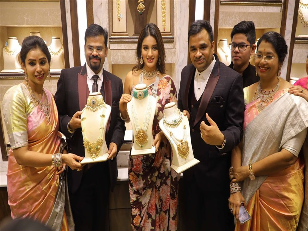 Actress Nidhi Agarwal Inaugurates Manepally Jewellers Showroom In Dilsukhnagar Photo Gallery - Sakshi