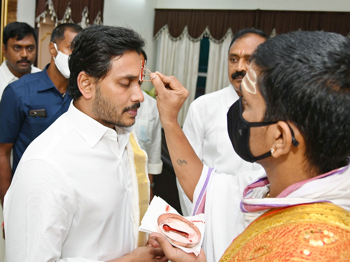AP CM YS Jagan Tirumala Second Day Photo Gallery - Sakshi