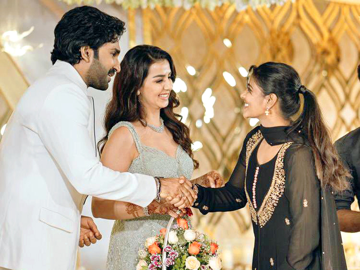 Aadhi Pinisetty And Nikki Galrani Wedding Reception photos - Sakshi