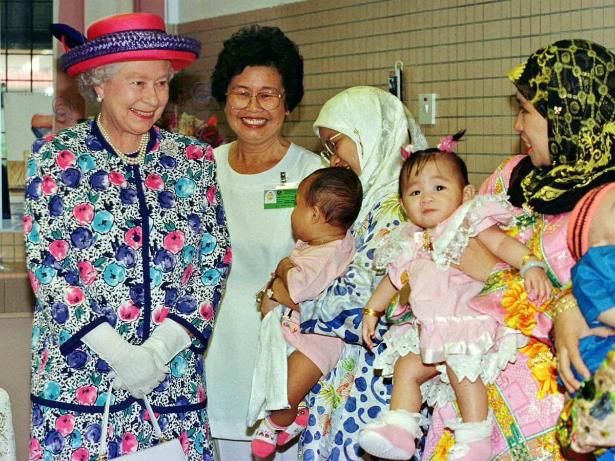 Queen Elizabeth Rare Photos  - Sakshi