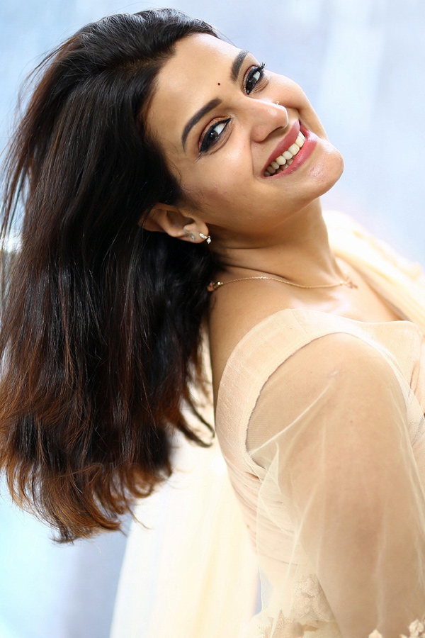 Thaggede Le Movie Heroine Divya Pillai Photos - Sakshi