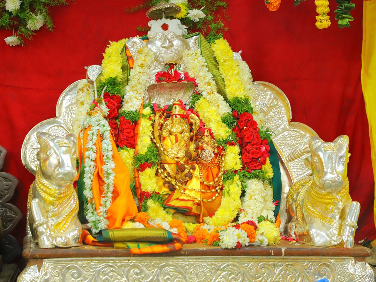 Shiva Kalyanam Mahotsav Celebrations in Raja Rajeshwara Temple - Sakshi