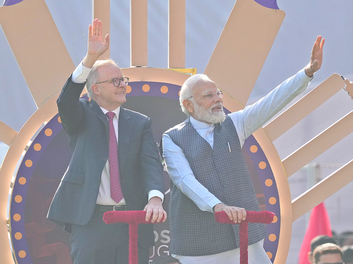 PM Modi And Australian PM Anthony Watch India Australia Fourth test - Sakshi
