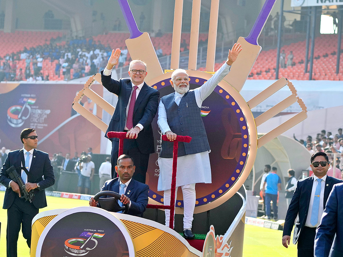 PM Modi And Australian PM Anthony Watch India Australia Fourth test - Sakshi