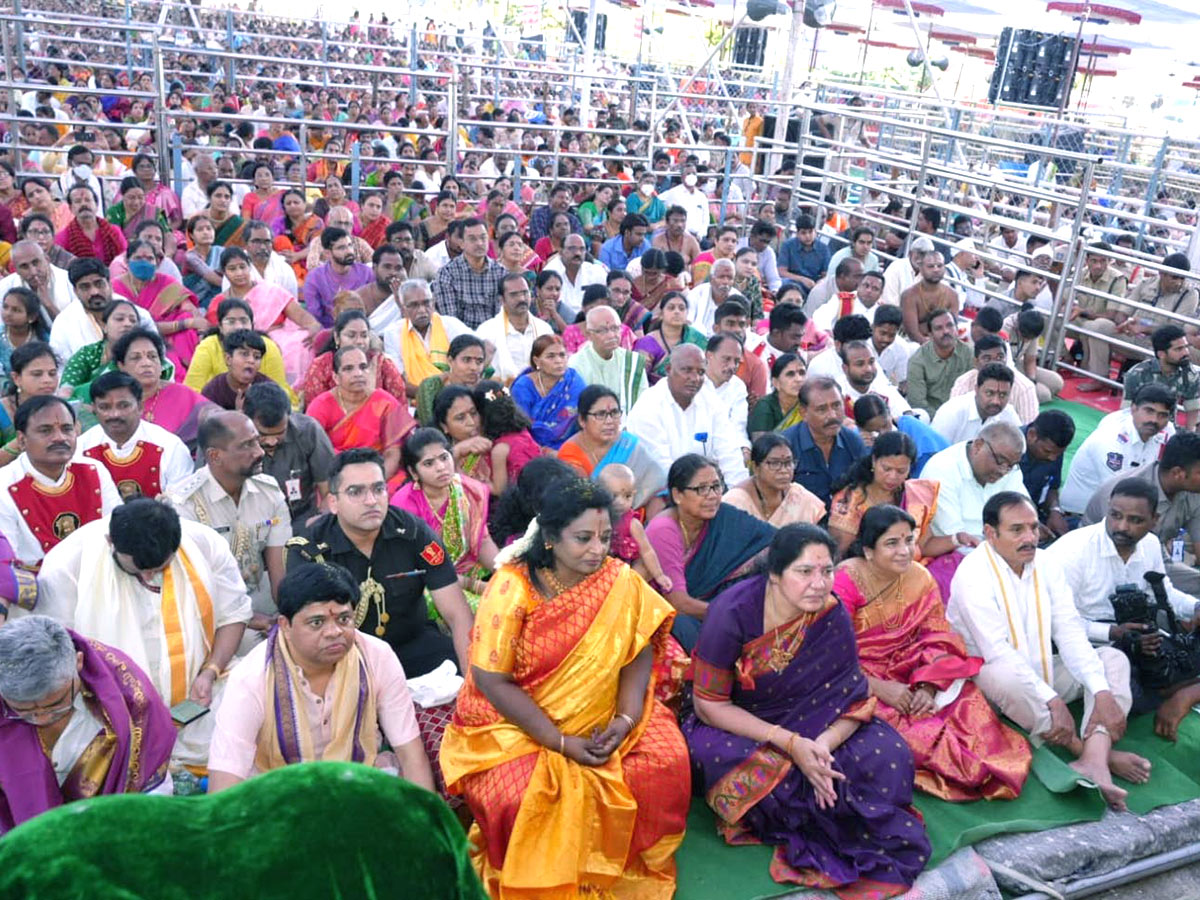Grand Celebration of Lord Rama Pattabhishekam held at Bhadradri - Sakshi