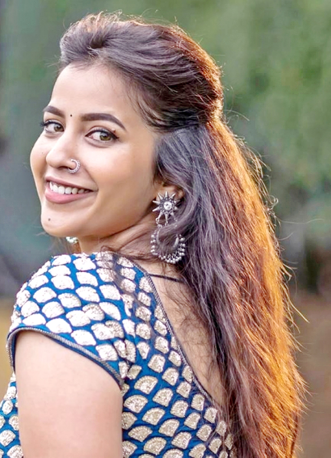 Actress Komalee Prasad Latest Photo Shoot Pics - Sakshi
