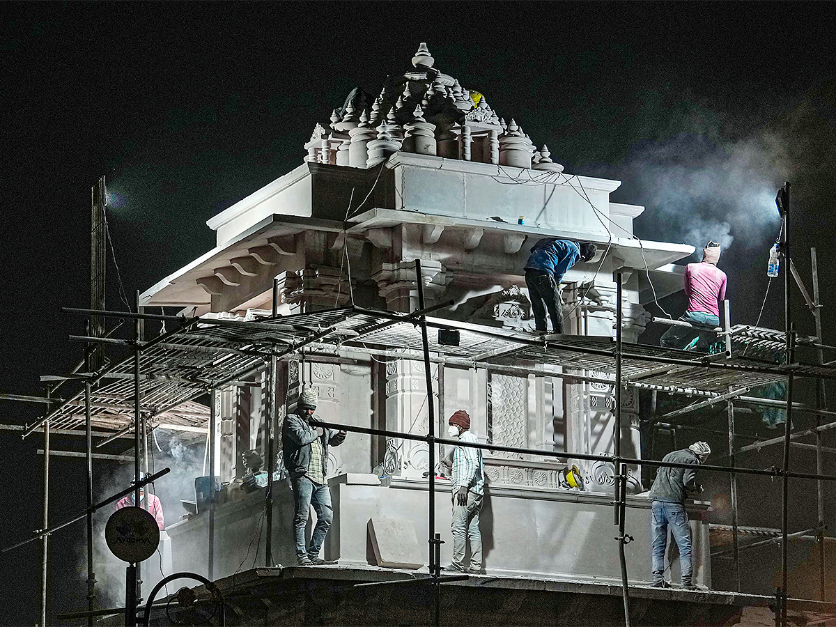 ayodhya new ram mandir photo - Sakshi