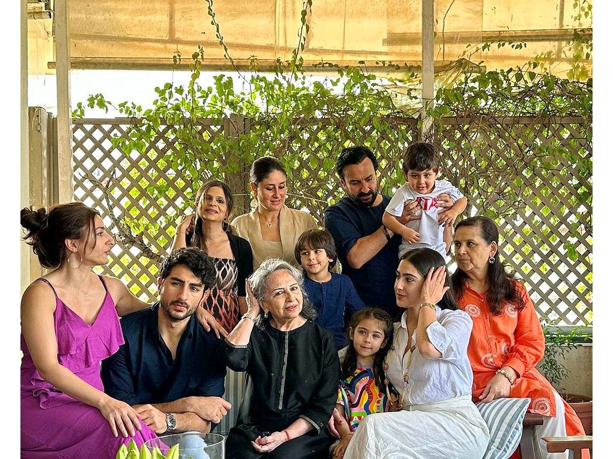 Sharmila Tagore celebrates 79th birthday with Saif-Kareena, Sara and family photos - Sakshi