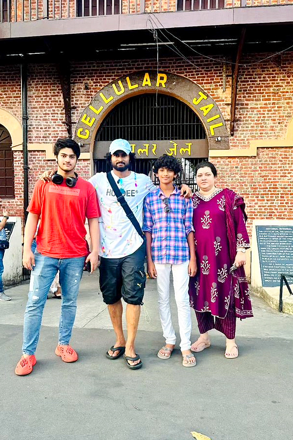 Tollywood Hero Sudheer Babu Enjoying with His family vacation Photos - Sakshi