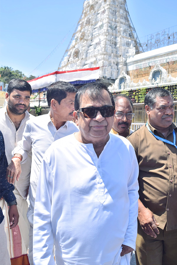 Comedian Brahmanandam Visits Tirumala Tirupati Temple Photos - Sakshi