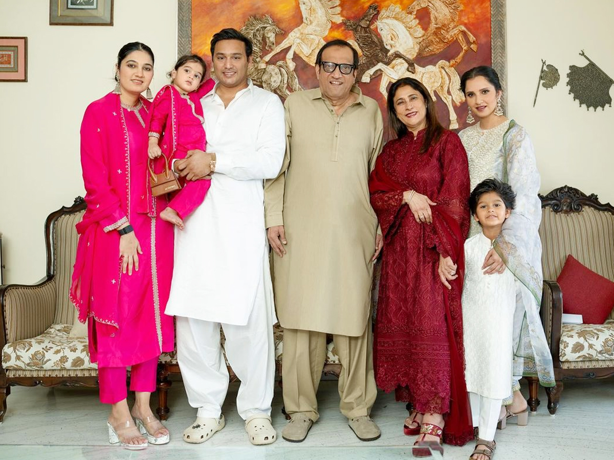 Sania Mirza Ramzan Celebration With Her Family - Sakshi