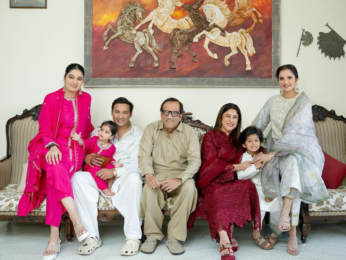Sania Mirza Ramzan Celebration With Her Family - Sakshi