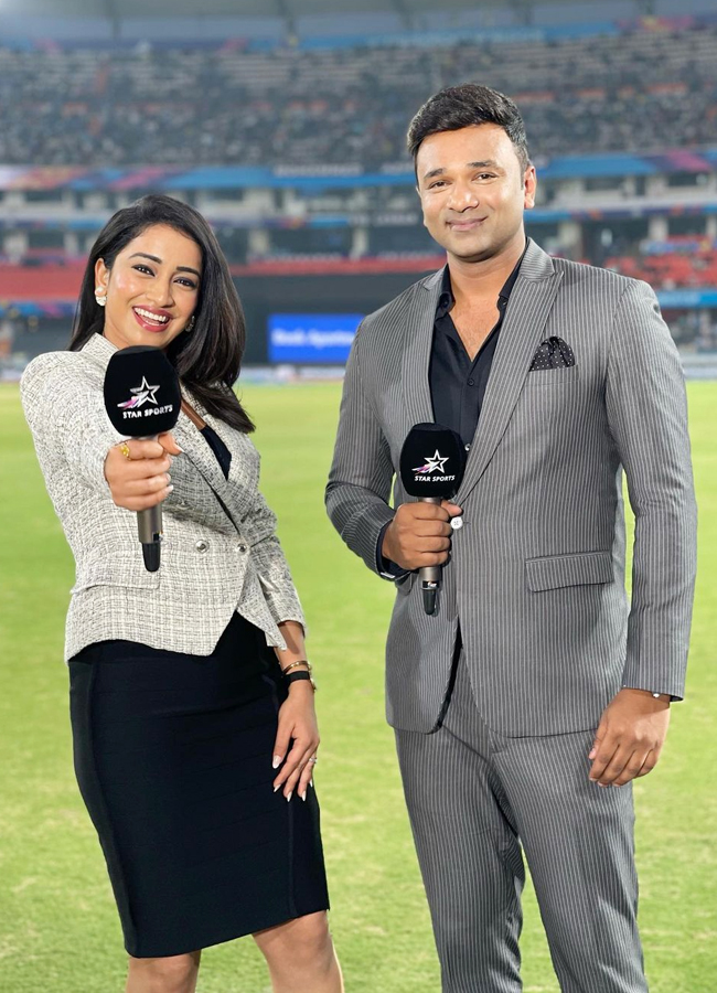 Telugu Anchor Turned Cricket Commentator Vindhya Vishaka Photos - Sakshi