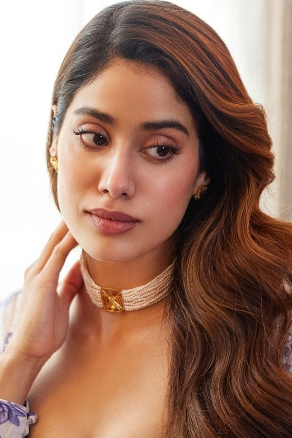 Janhvi Kapoor Fashion On Cricket Themed Outfits And Jewellery Amazing Photos