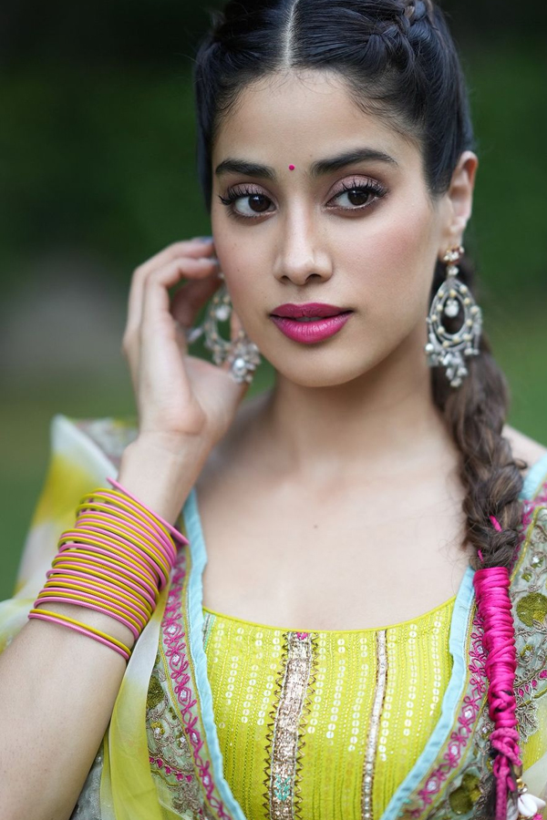 Janhvi Kapoor Fashion On Cricket Themed Outfits And Jewellery Amazing Photos