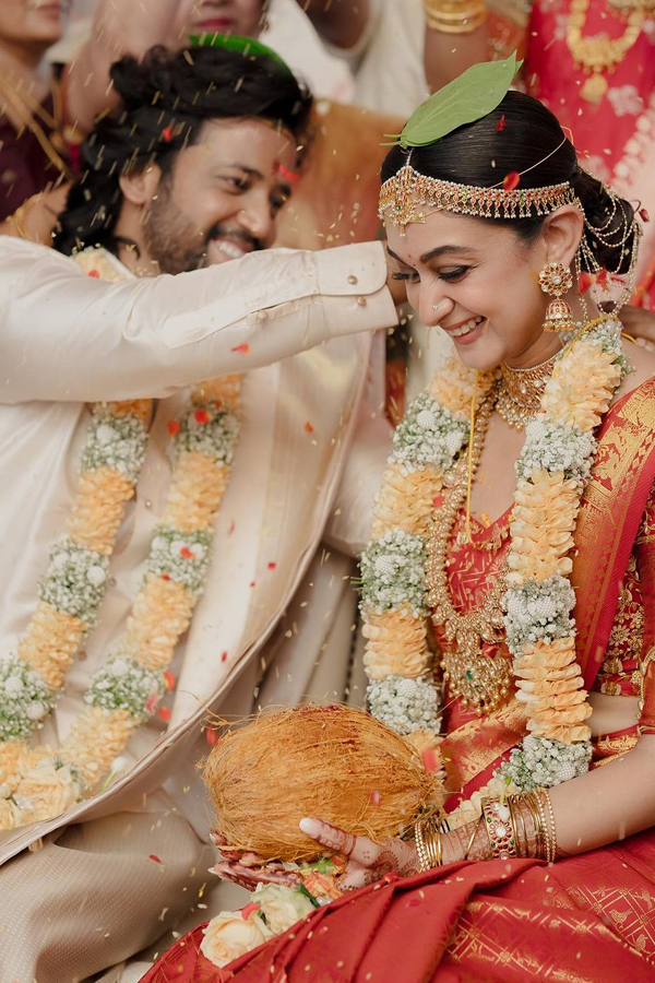 Newly Wed Aishwarya Arjun Sarja Cute Photos Viral 
