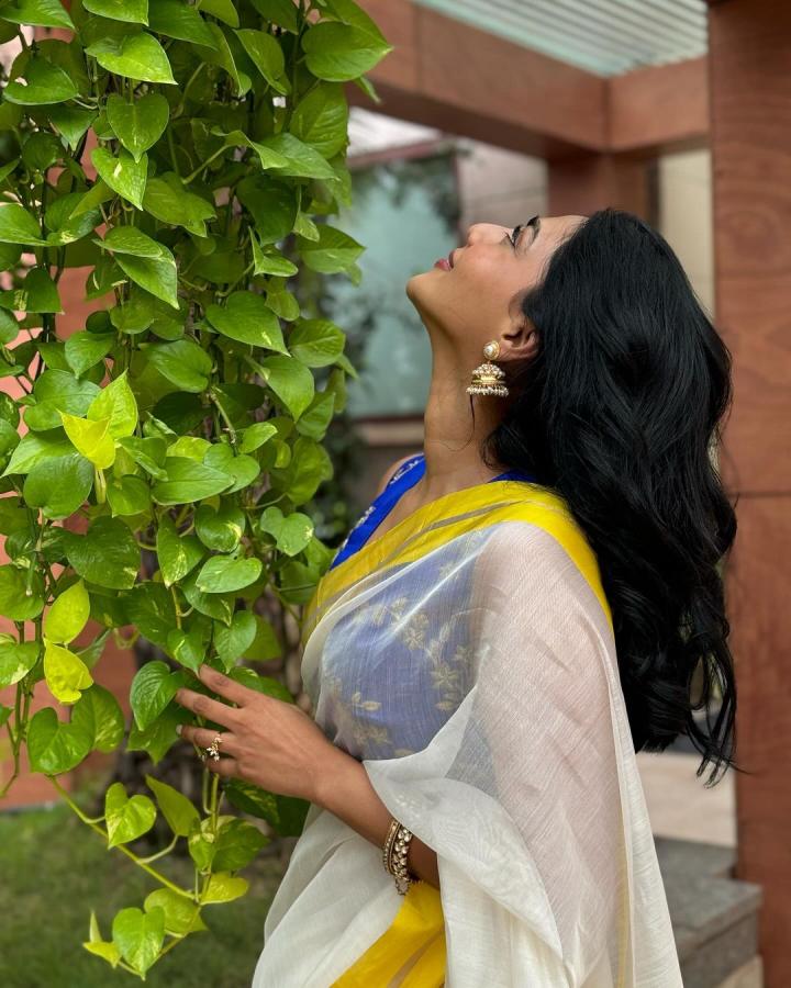 Aishwarya Lekshmi Latest Green Saree Photos Goes Viral In Social Media