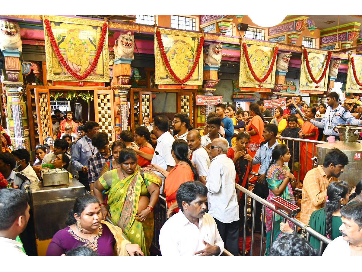 Ashada Masam Devotees Huge Crowd To Durga Temple In Vijayawada Photos