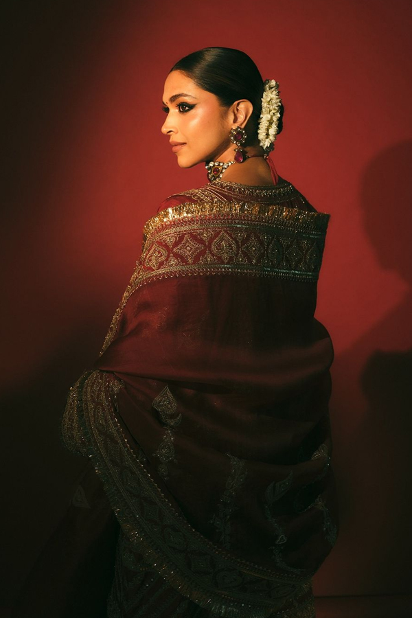 Queen Of Box Office Deepika Padukone Pregnancy Glow Photos
