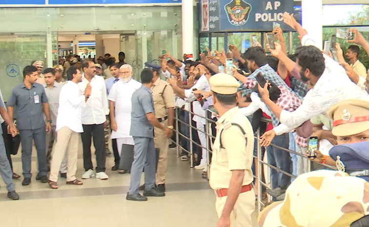 YS Jagan Receives Grand Welcome at Gannavaram Airport Photos