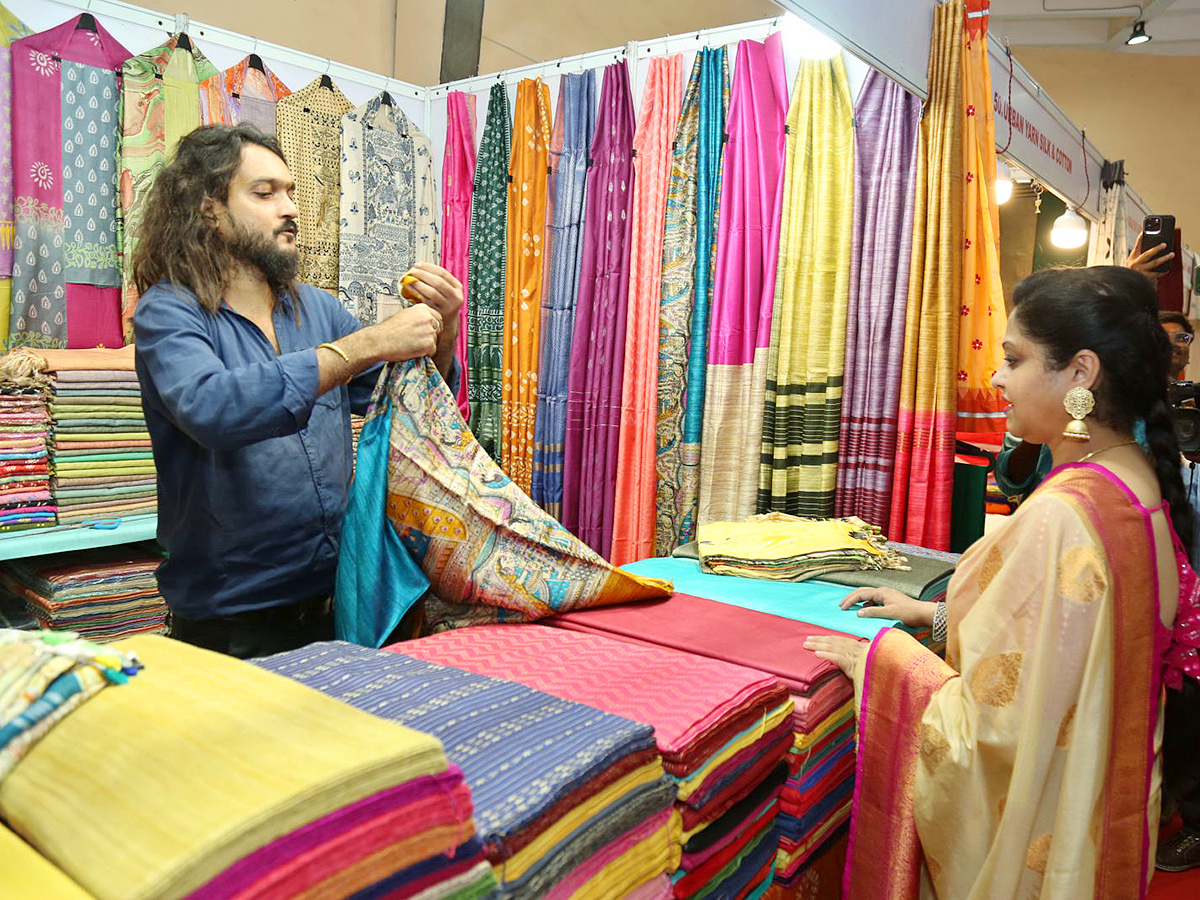 Actress Raasi Inaugurated Silk Of India Handloom Expo at hyderabad