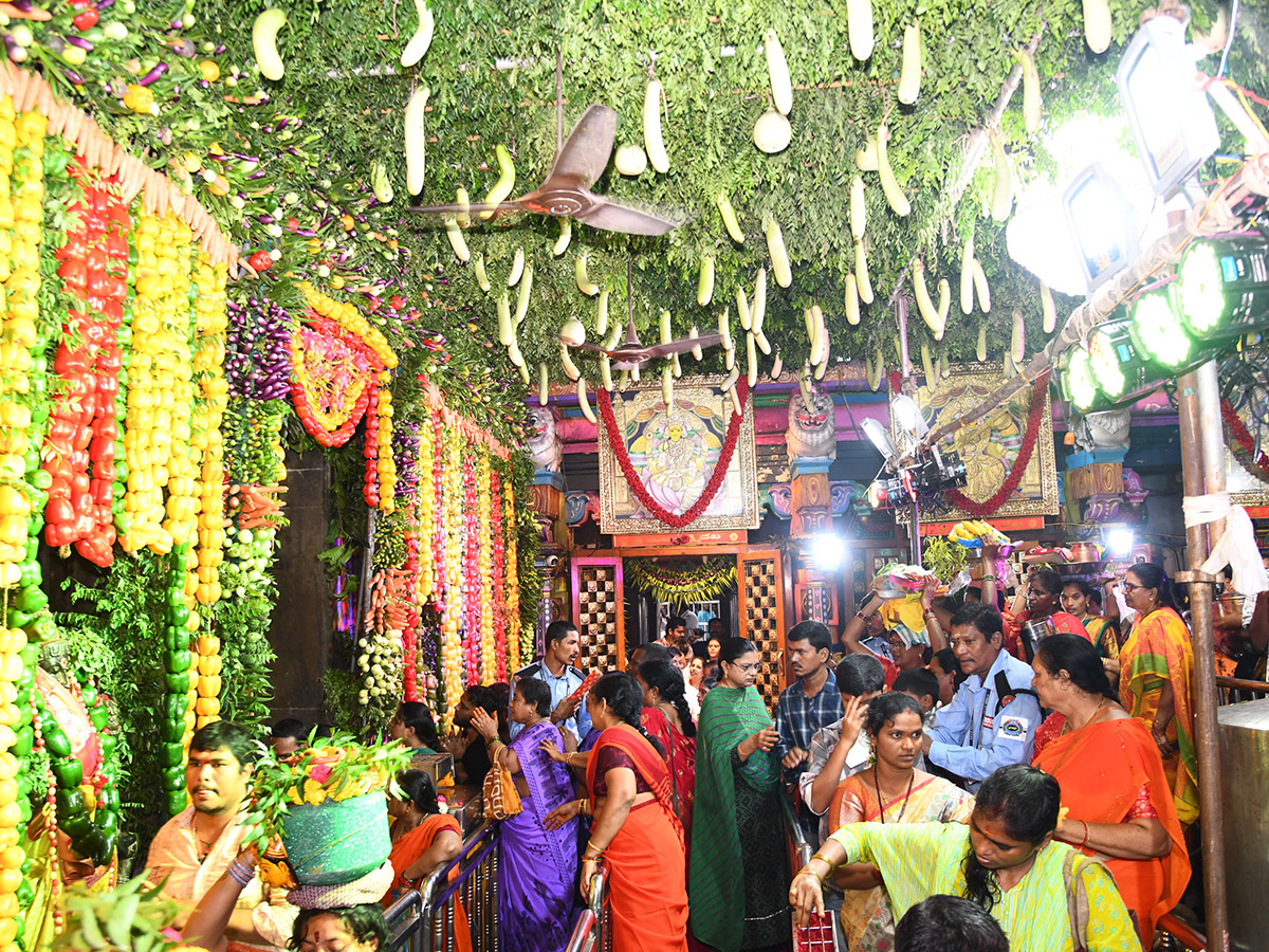 Shakambari Devi Festival Grandly Celebrated At Indrakeeladri