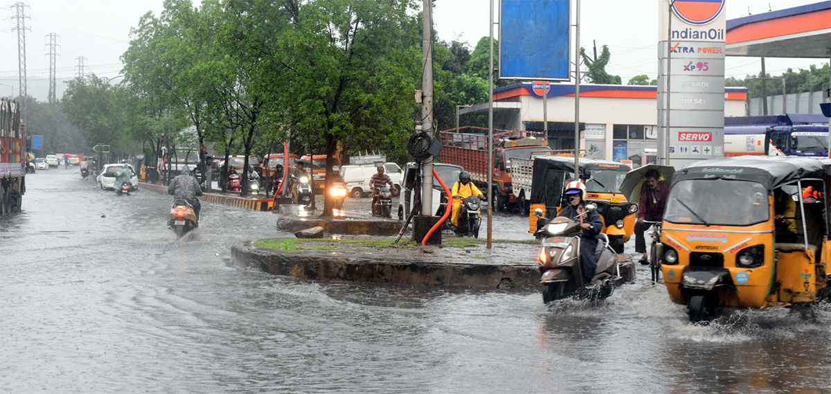 heavy rain in visakhapatnam photos