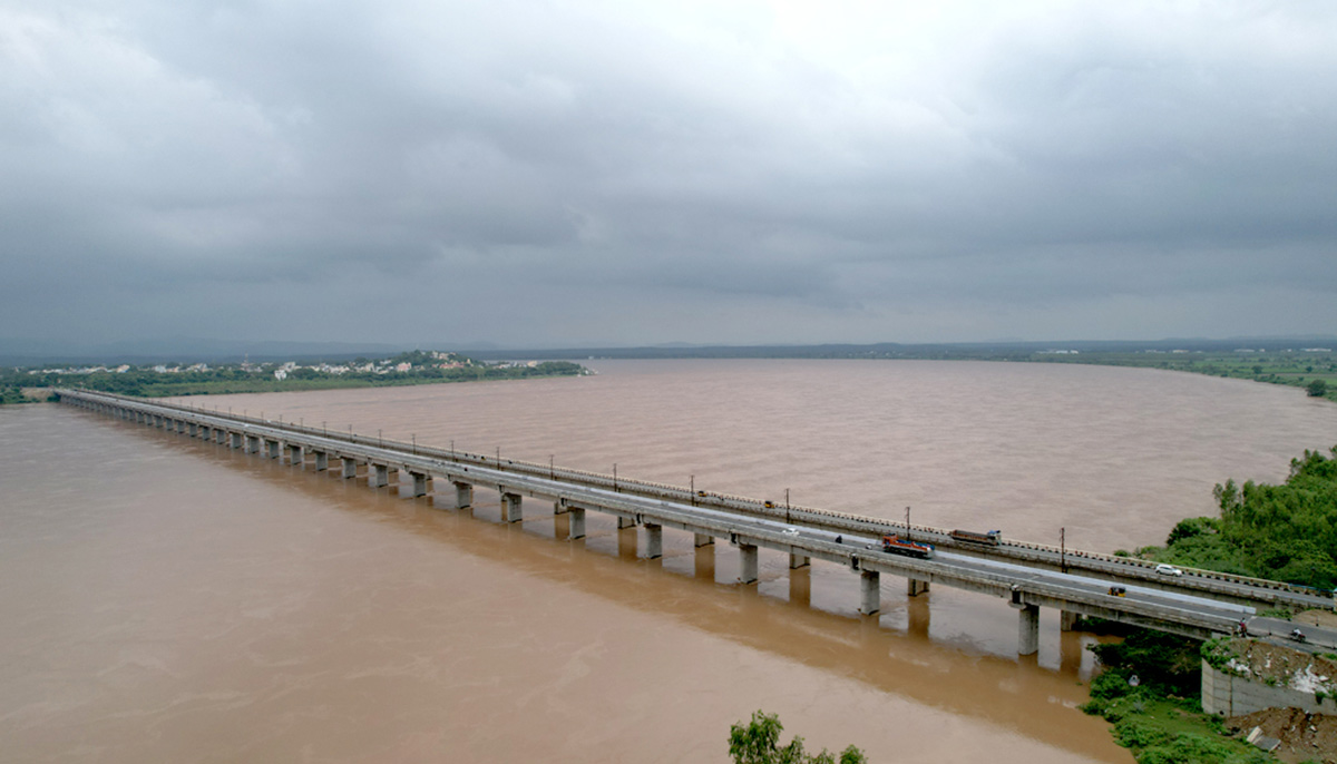 Godavari Water level Rises at Bhadrachalam Photos