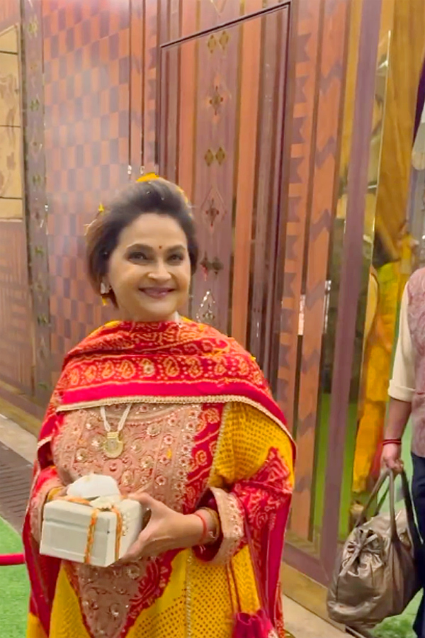 Deepti Salgaocar arrives at Anant Radhika haldi ceremony Photos