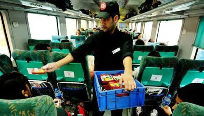 Indian Railways to Serve Airline Like Food to Passengers