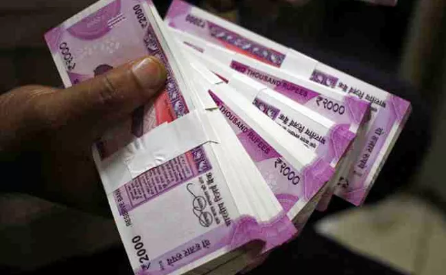 Direct tax mop up rises 15% to Rs 4.39 lakh cr in Apr-Oct     - Sakshi