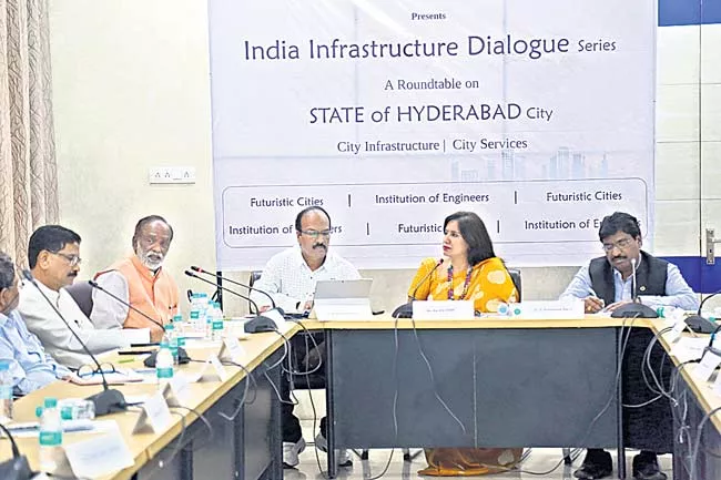 Experts discuss challenges of urbanisation  - Sakshi