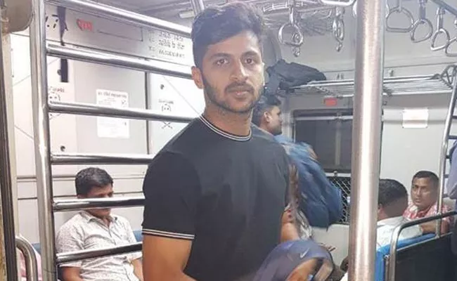 Shardul Thakur Shares His Journey on boarding the local train from Mumbai after flying from South Africa - Sakshi