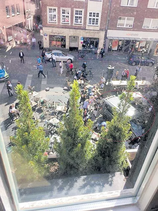 3 Dead After Van Drives Into Crowd in Münster, Germany - Sakshi