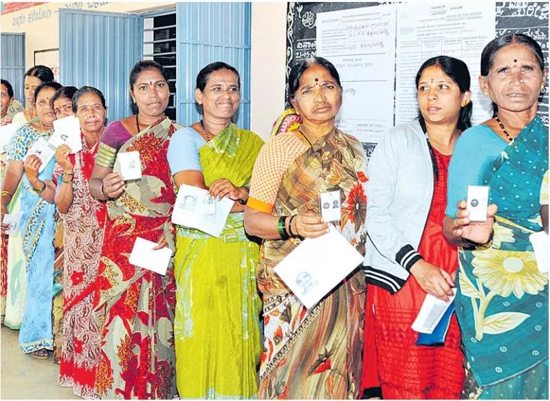 70% voter turnout, exit polls predict hung assembly - Sakshi