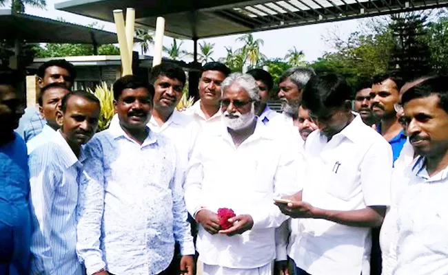 JDS Mlas Demand To Minister Posts In Karnataka Assembly Elections - Sakshi