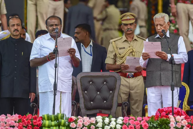 HD Kumaraswamy Sworn As Karnataka Chief Minister - Sakshi