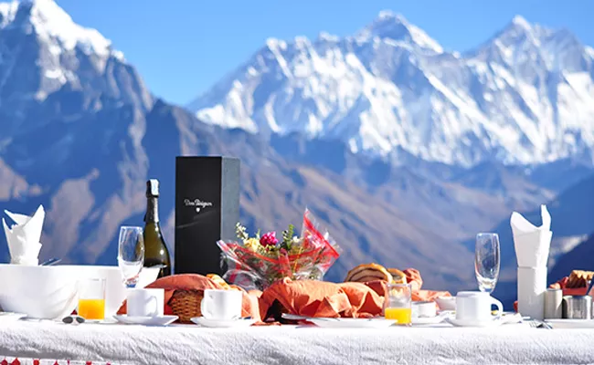 Very Costly Dinner At Mount Everest - Sakshi