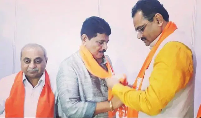 Ex-Gujarat Chief Minister Shankersinh Vaghela's Son Joins BJP - Sakshi