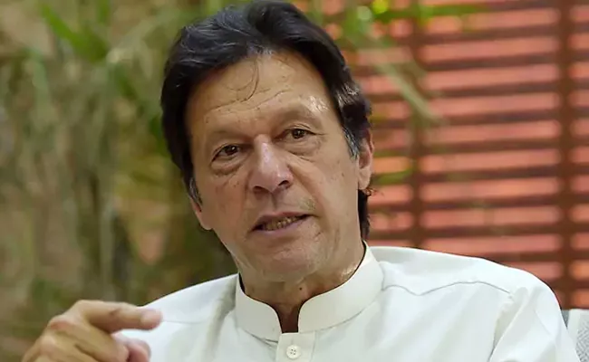 Nawaz Sharif Acting Bettter Than Film Actors, Says Imran Khan - Sakshi