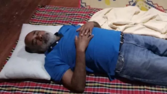 KJ Alphons Sleeps In Kerala Relief Camp Posts Photo And Gets Trolled - Sakshi